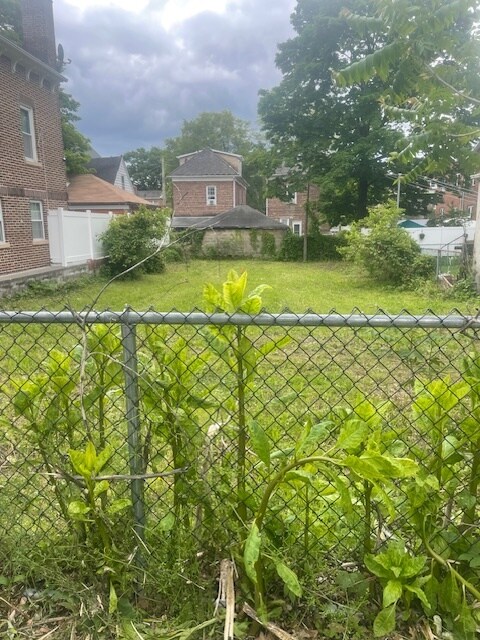 210 E 237th St, Bronx, NY for Sale