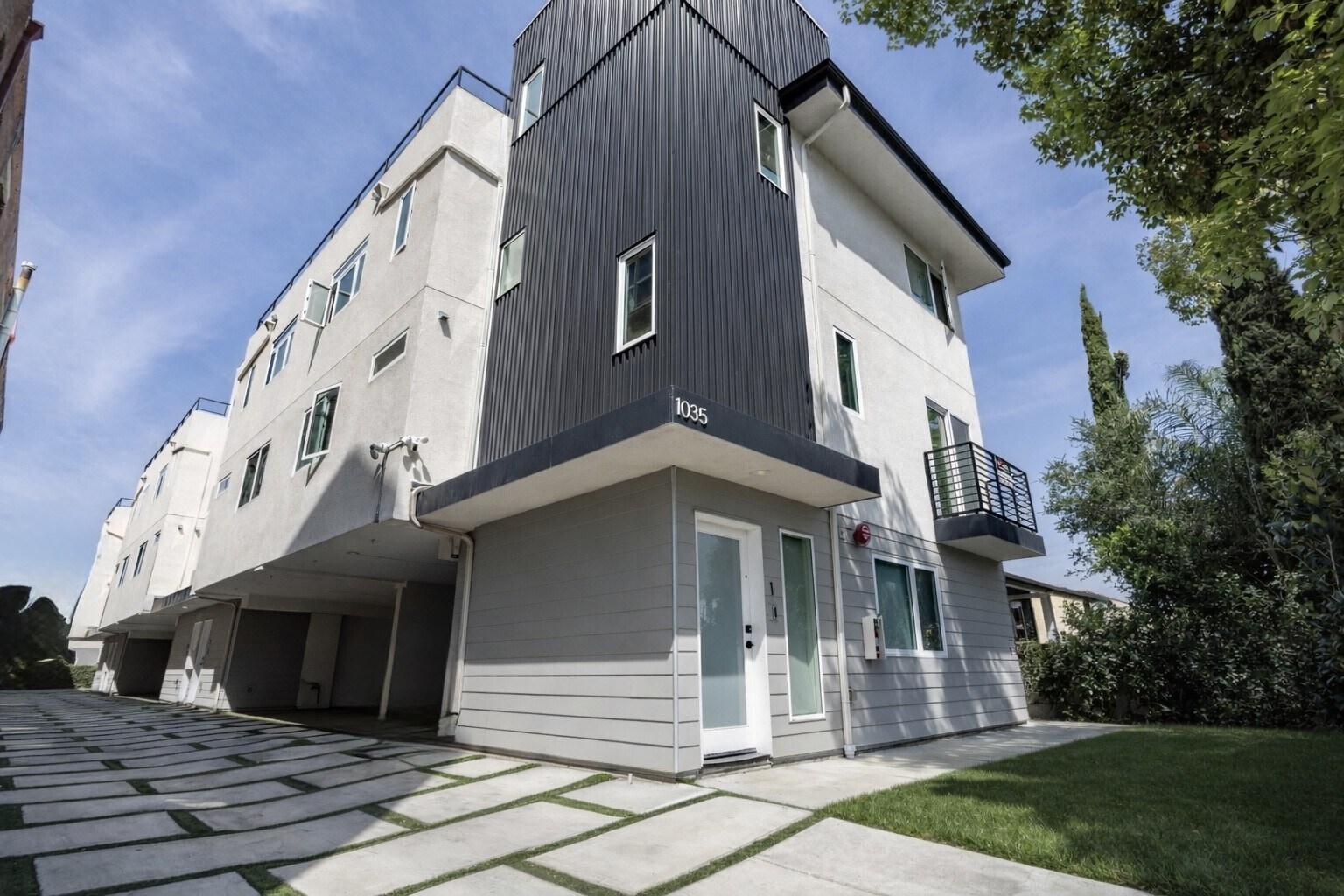1035 N Serrano Ave, Los Angeles, CA for Sale