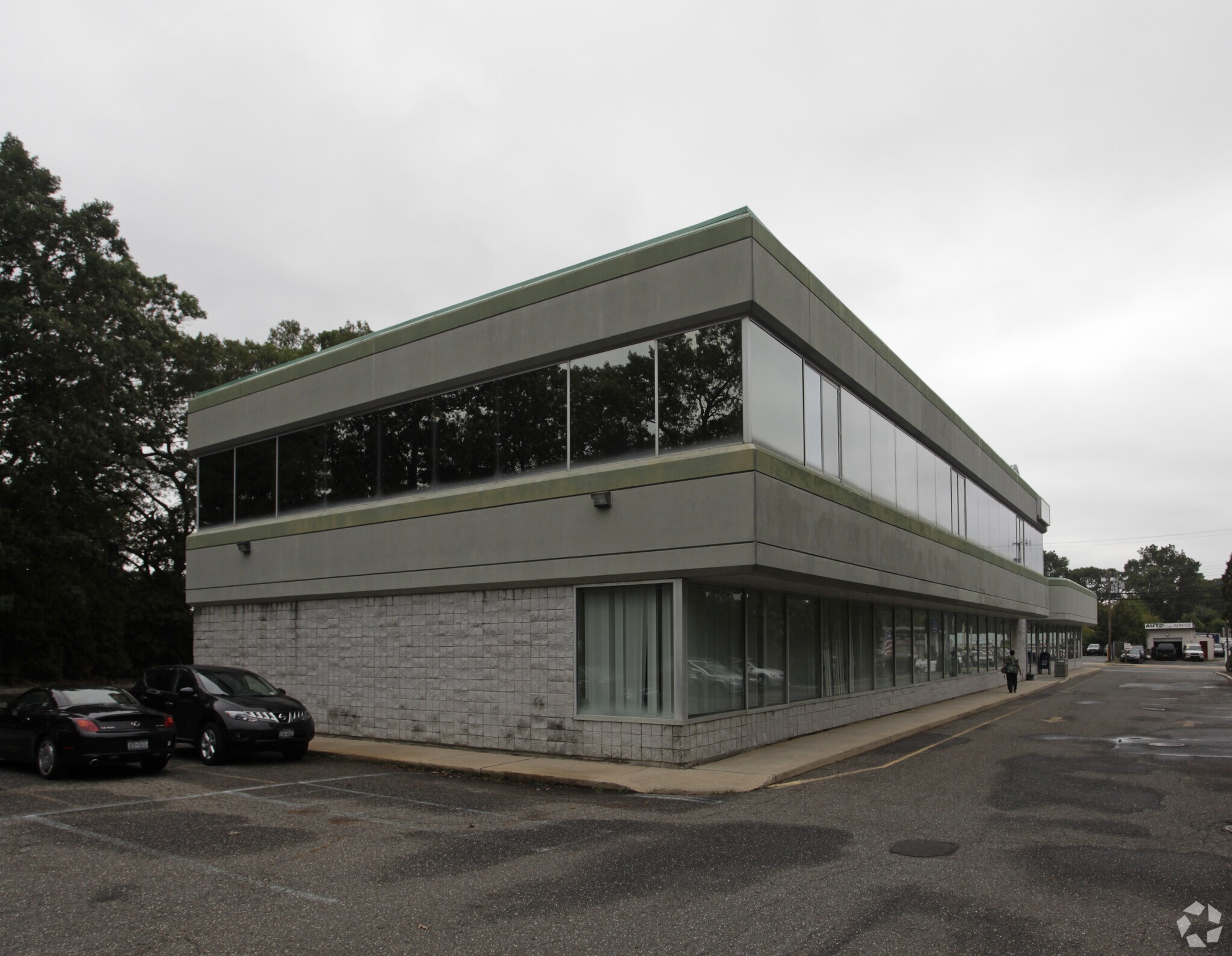 1160 E Jericho Tpke, Huntington, NY for Sale