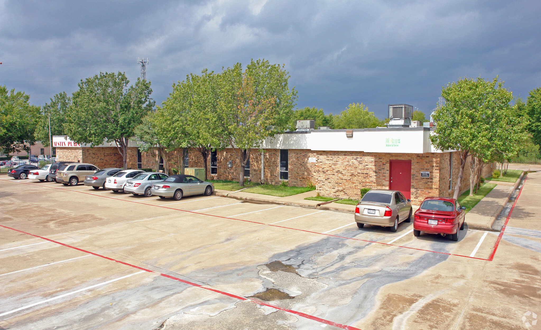 2401 Scott Ave, Fort Worth, TX for Rent