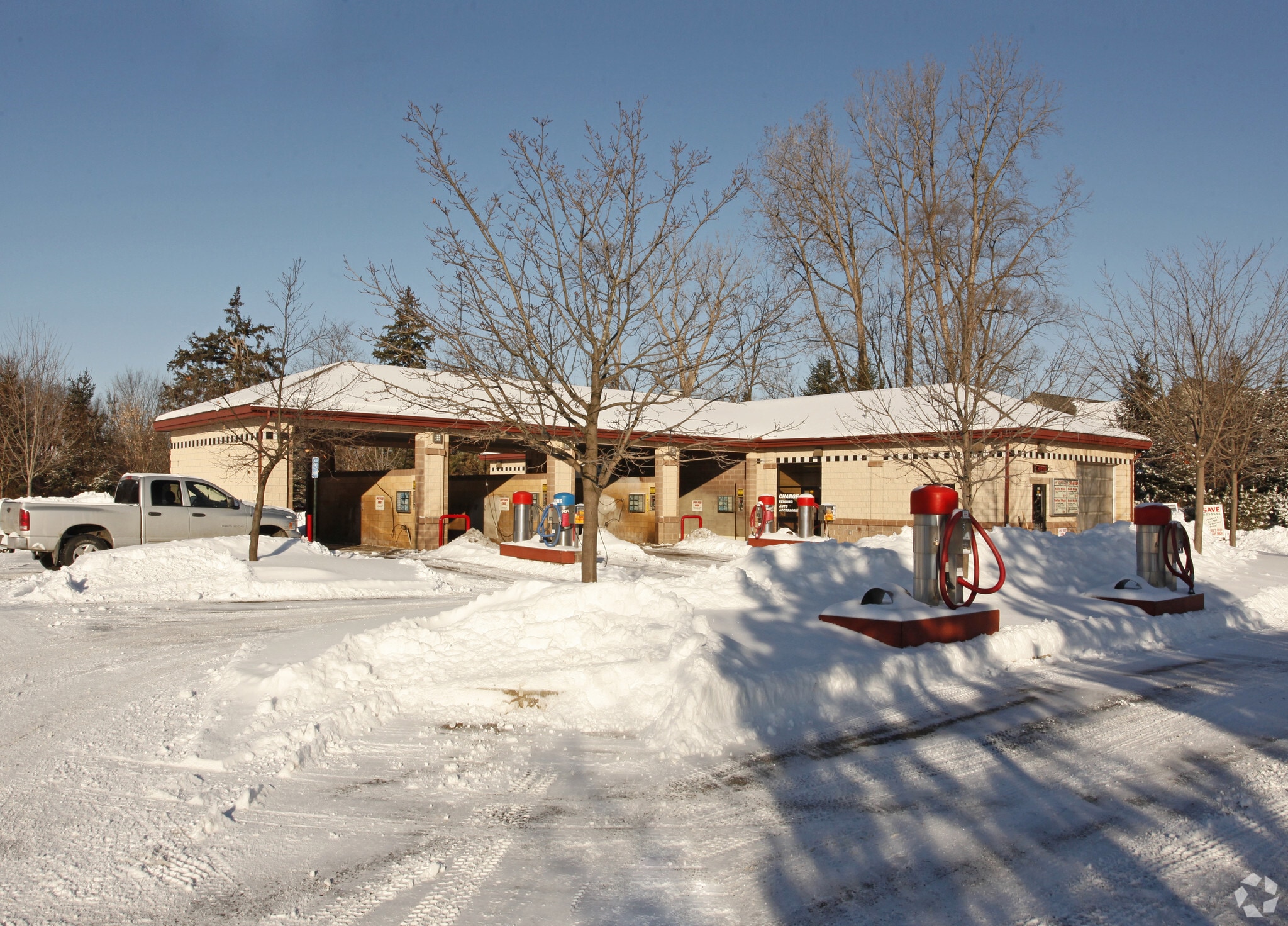 910 S Main St, Chelsea, MI for Sale