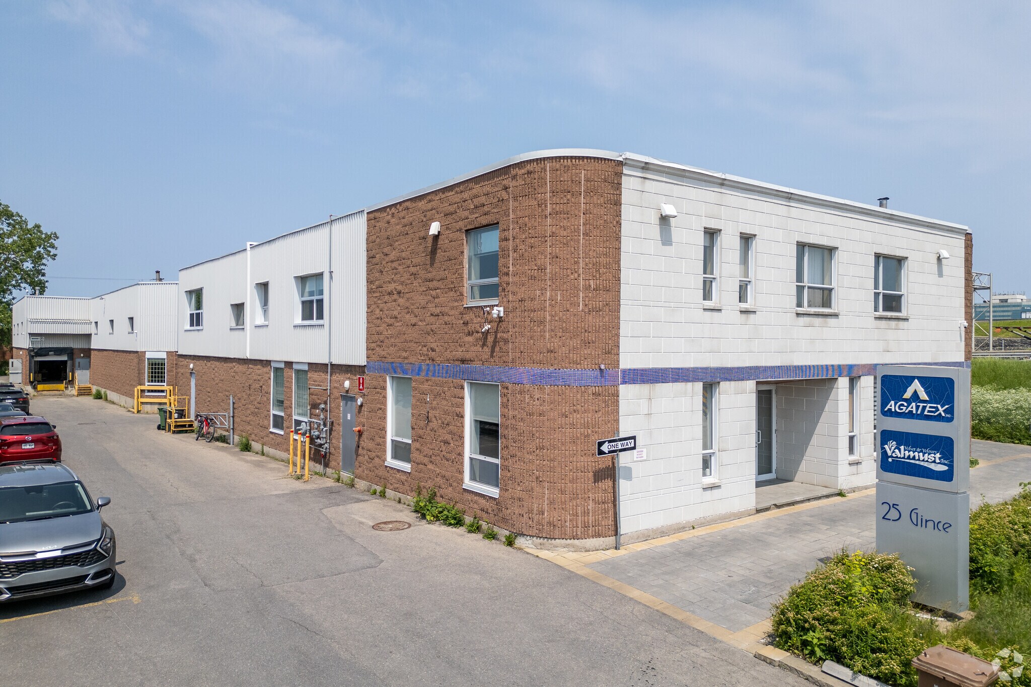 25 Rue Gince, Saint-Laurent, QC for Rent