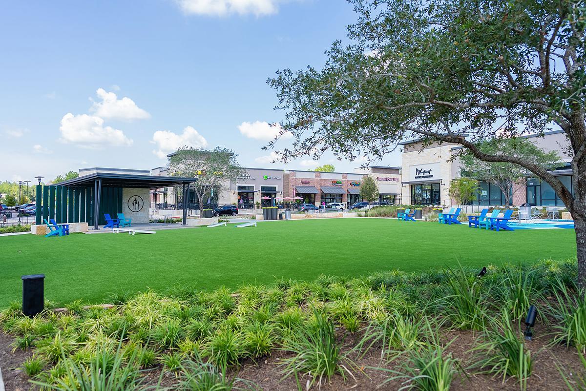 625 Regal Row, Montgomery, TX for Sale