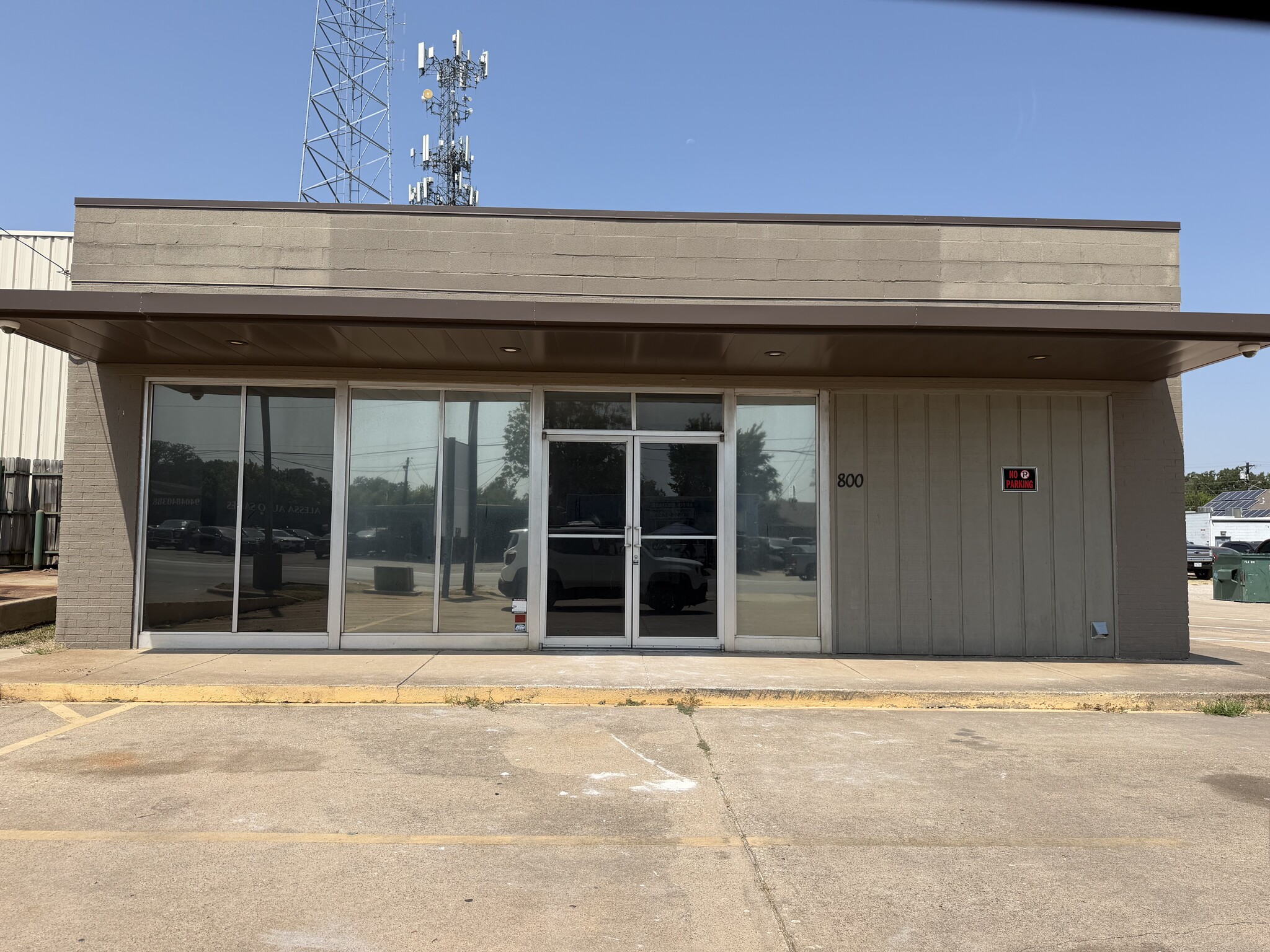 800 S Locust St, Denton, TX for Rent