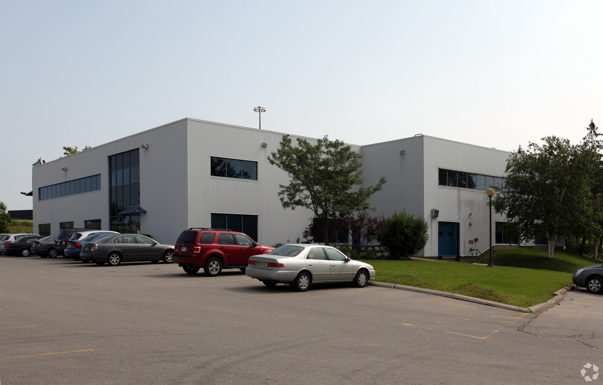 400 Carlingview Dr, Toronto, ON for Rent