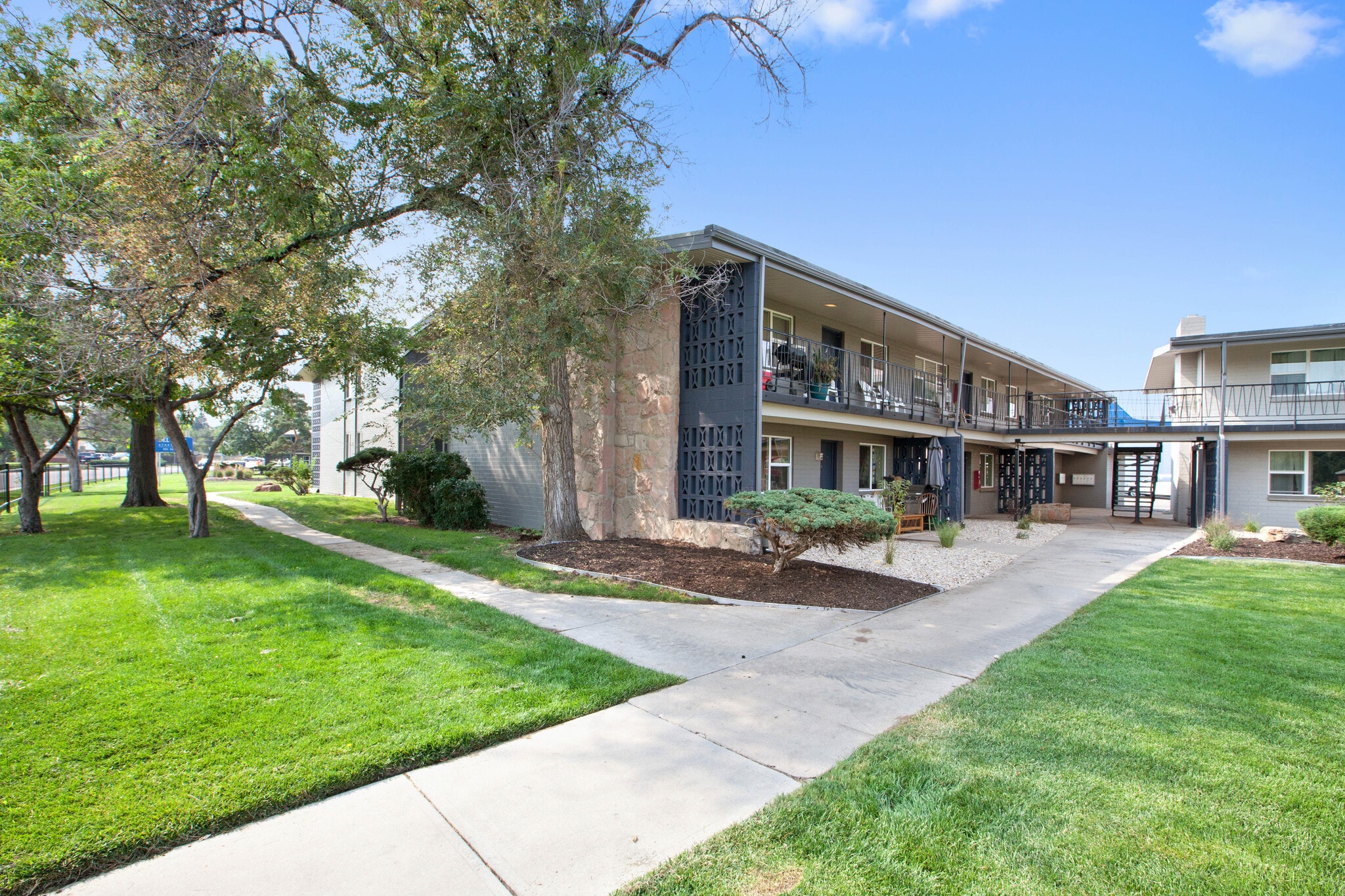 146 Del Mar Cir, Aurora, CO for Sale