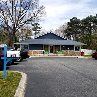 Galloway, NJ Veterinarian/Kennel - 203 E White Horse Pike