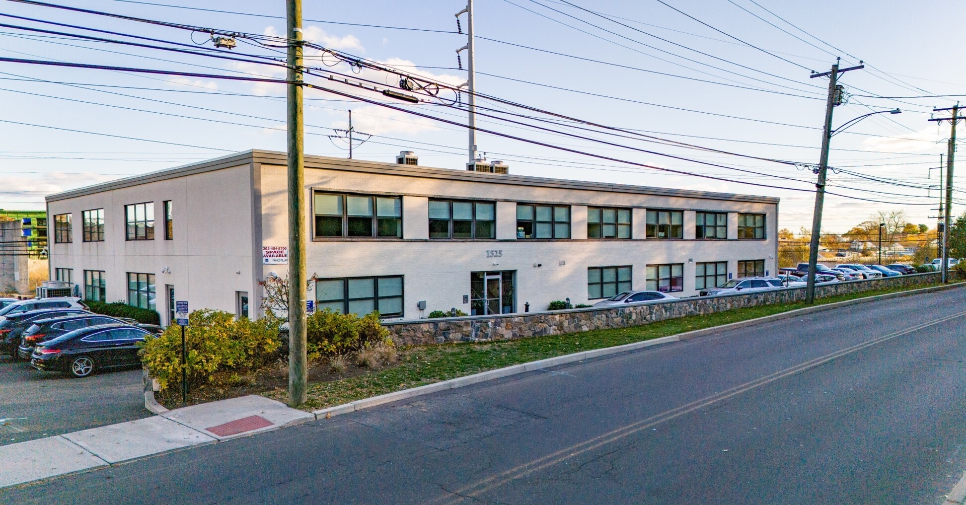 1525 Kings Hwy E, Fairfield, CT for Sale