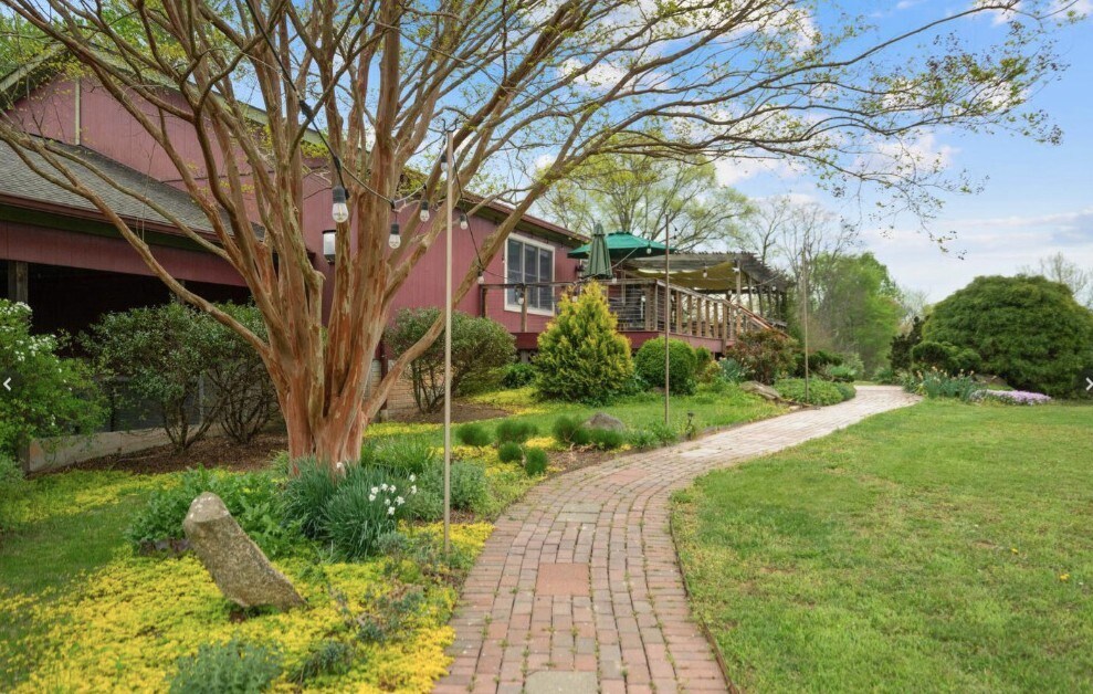 92 School House Rd, Washington, VA for Sale