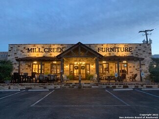 Uvalde, TX Storefront - 2209 E Main St