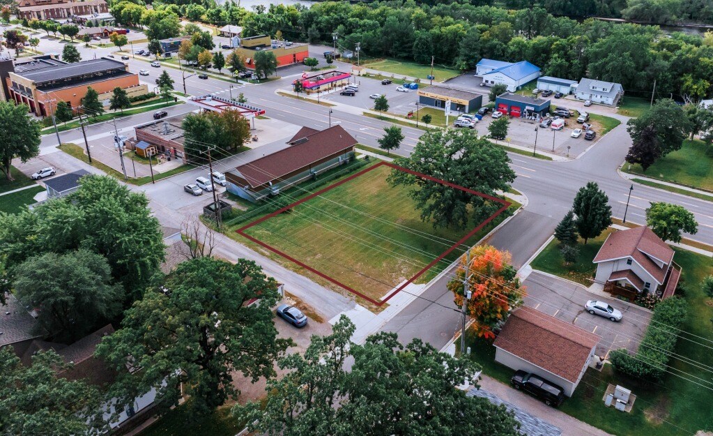 520 N Benton Dr, Sauk Rapids, MN for Sale