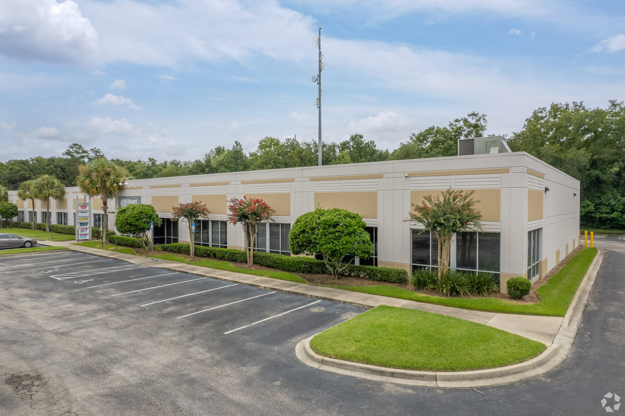 8000 Belfort Pky, Jacksonville, FL for Rent