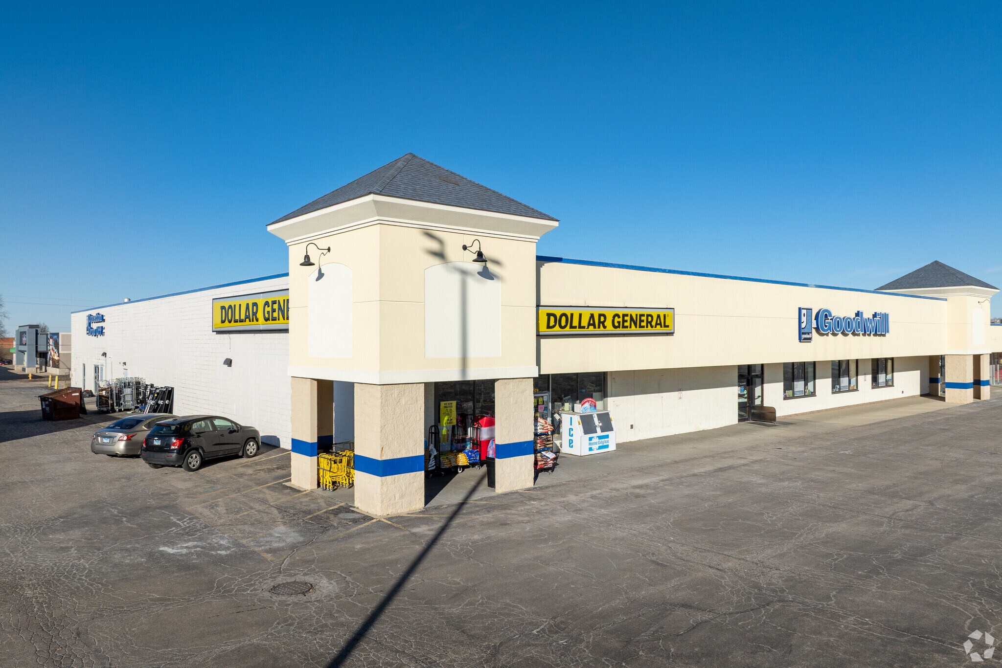 1200-1230 Woodlawn Rd, Lincoln, IL for Sale