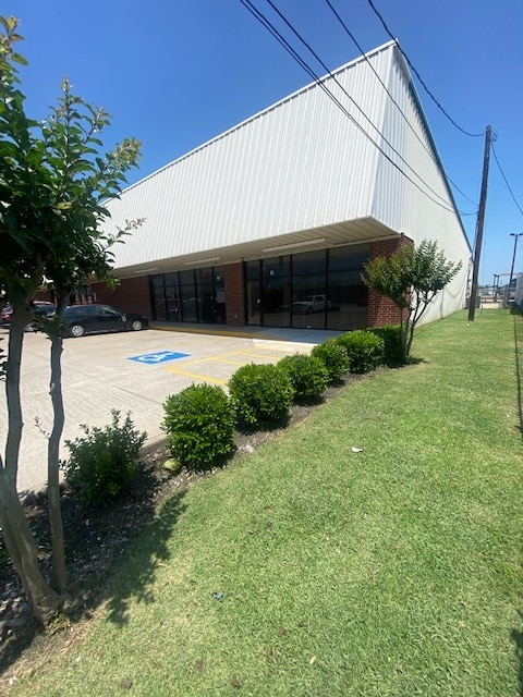 42-46 N 11th St, Beaumont, TX for Rent