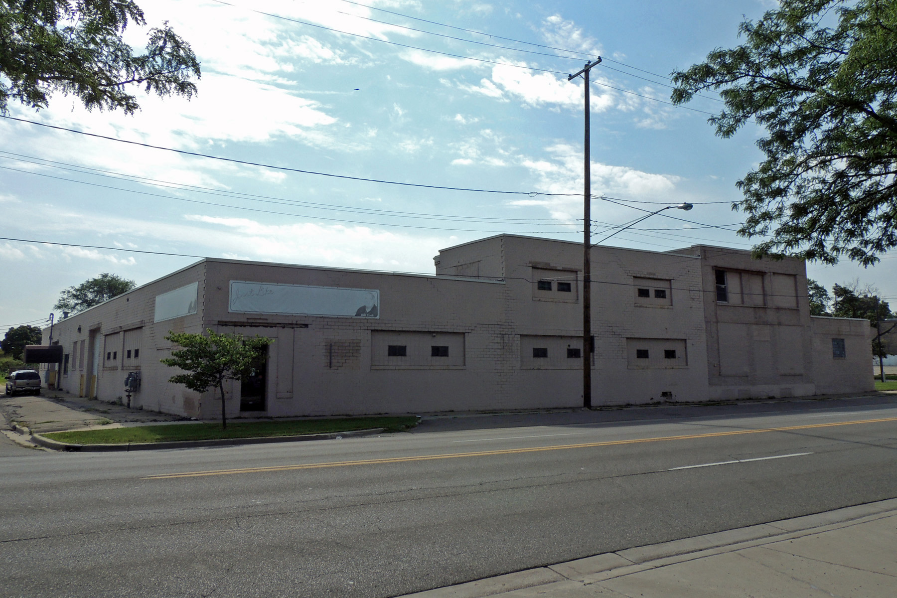 2307 S Saginaw St, Flint, MI for Rent