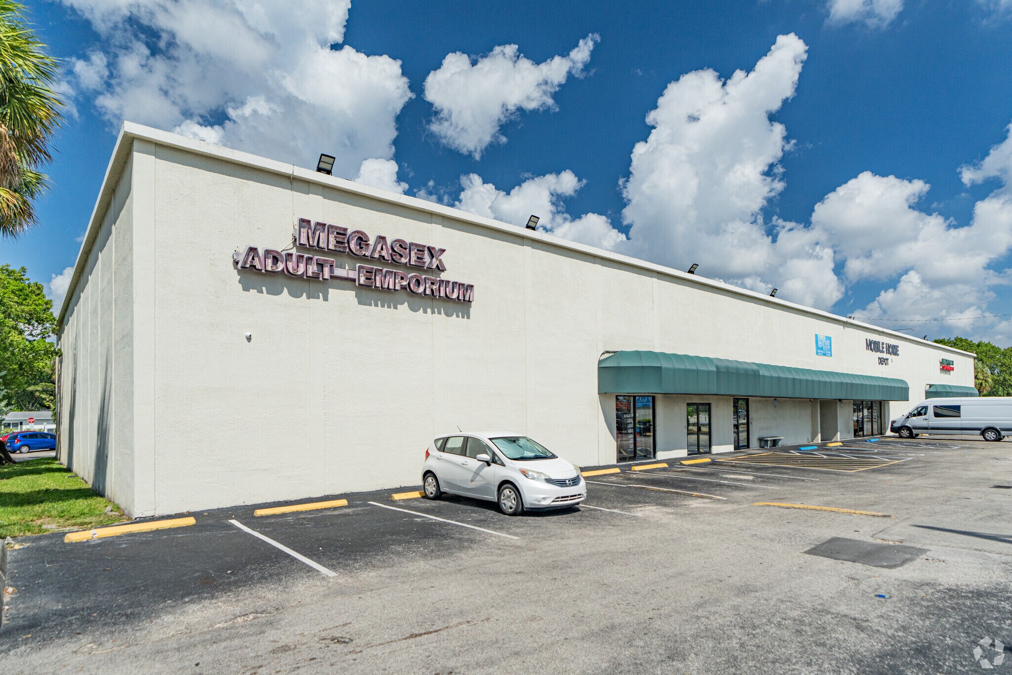 5611 N State Road 7, Fort Lauderdale, FL for Rent
