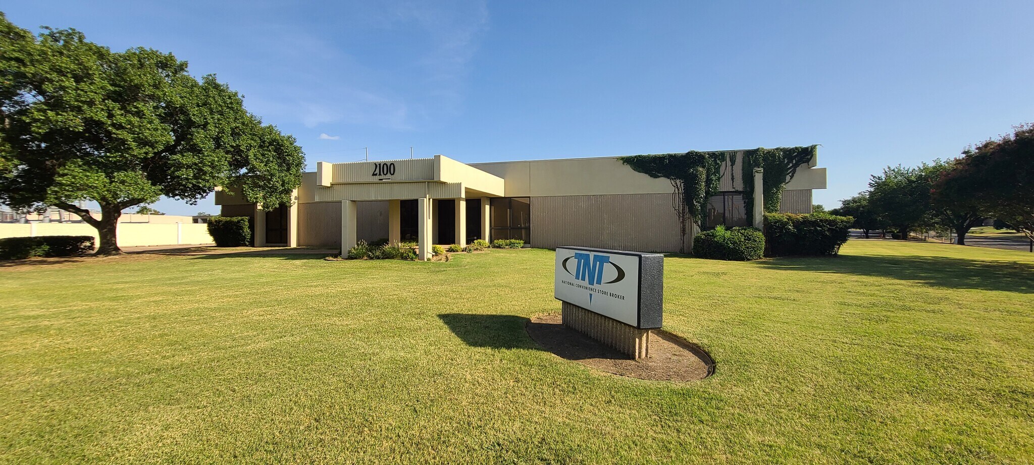 2100 Road To Six Flags E, Arlington, TX for Rent