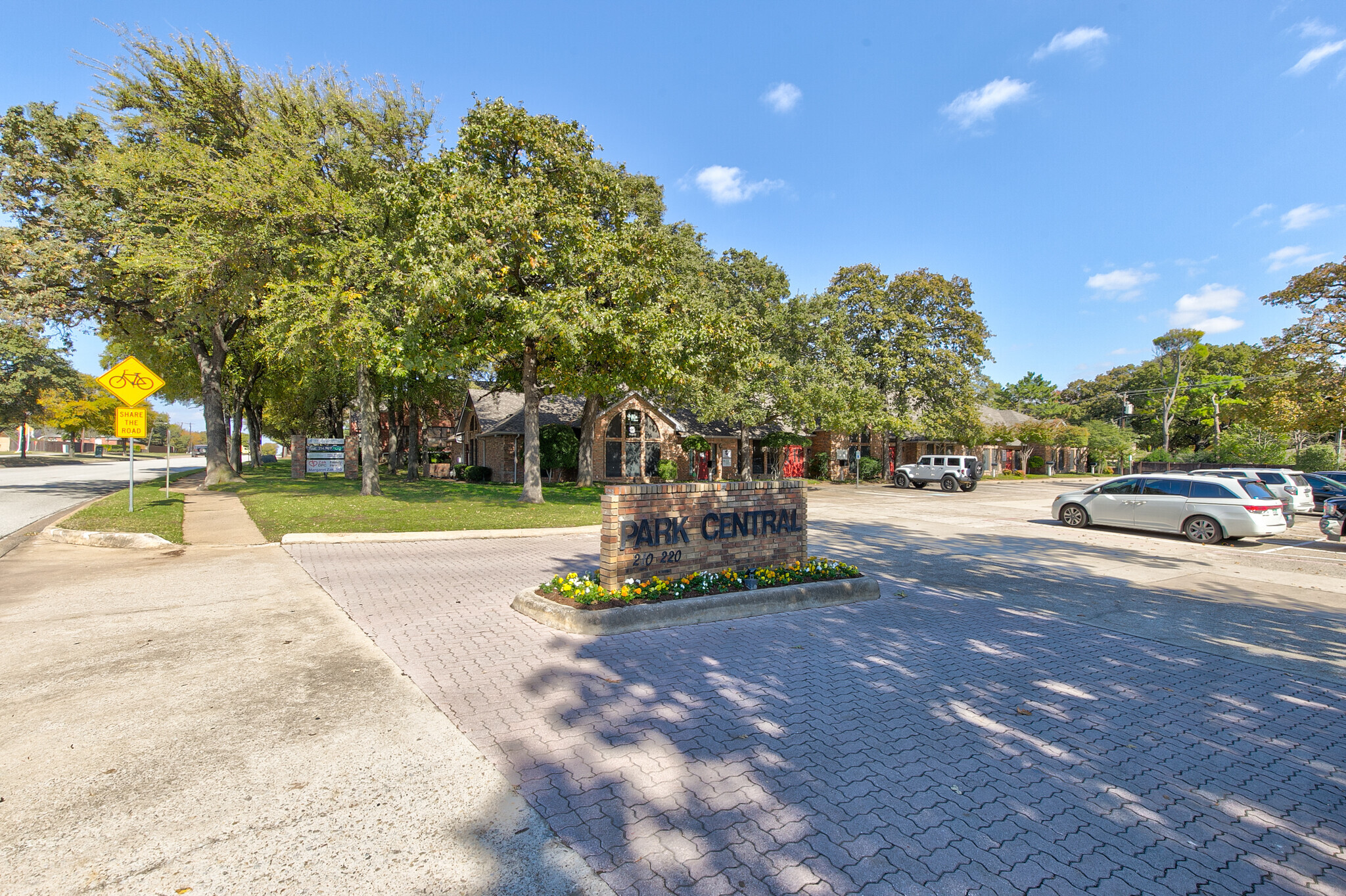 210-220 N Park Blvd, Grapevine, TX for Rent