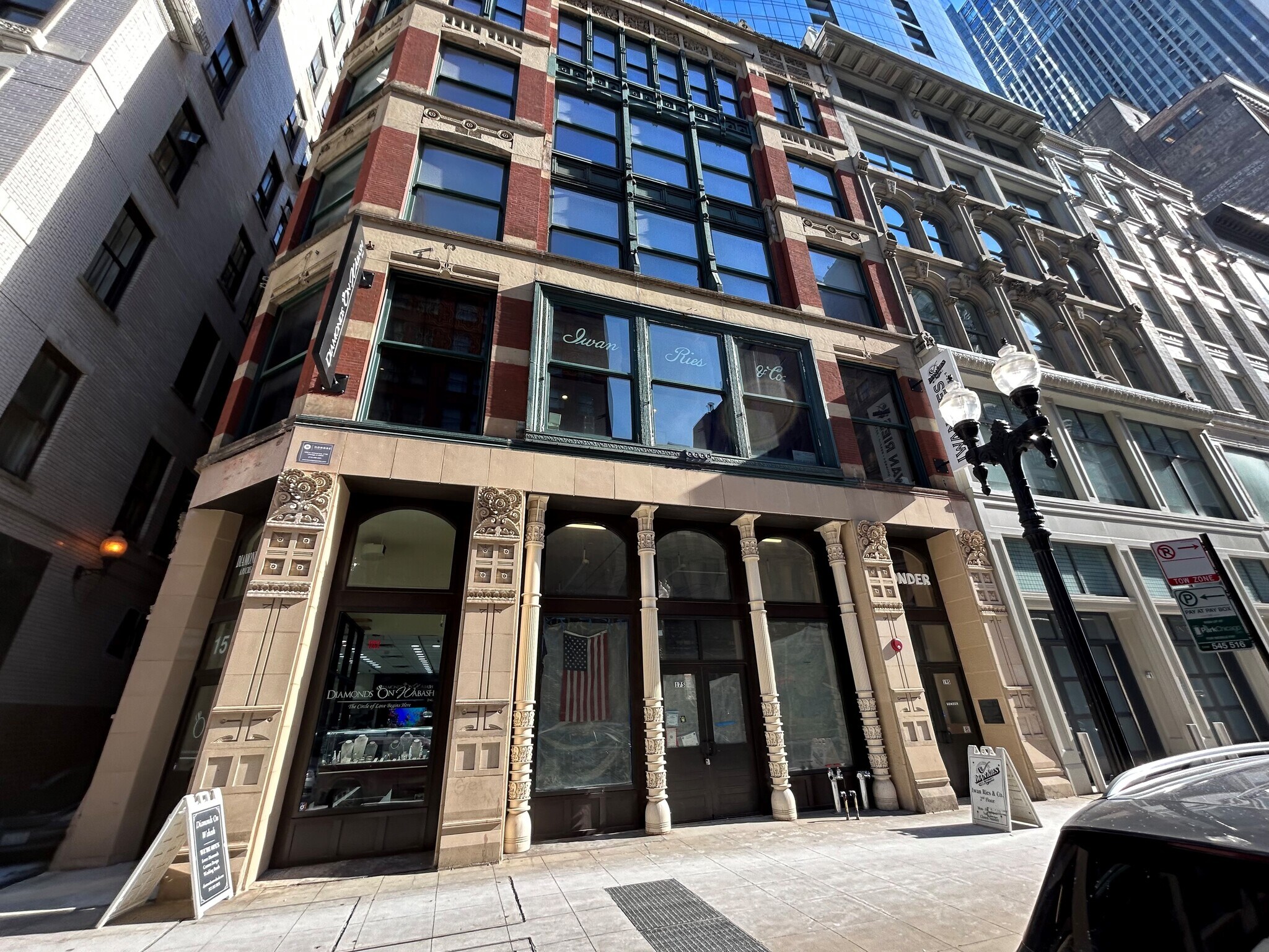 17 S Wabash Ave, Chicago, IL for Rent