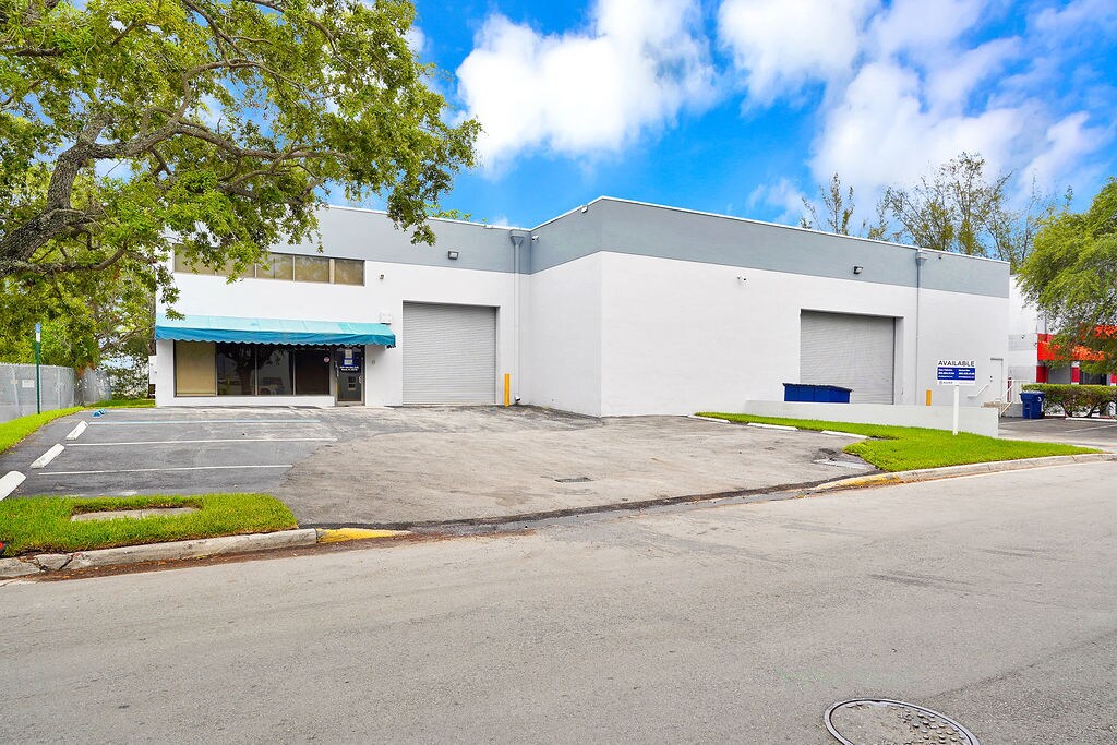 2401 NW 93rd Ave, Miami, FL for Rent