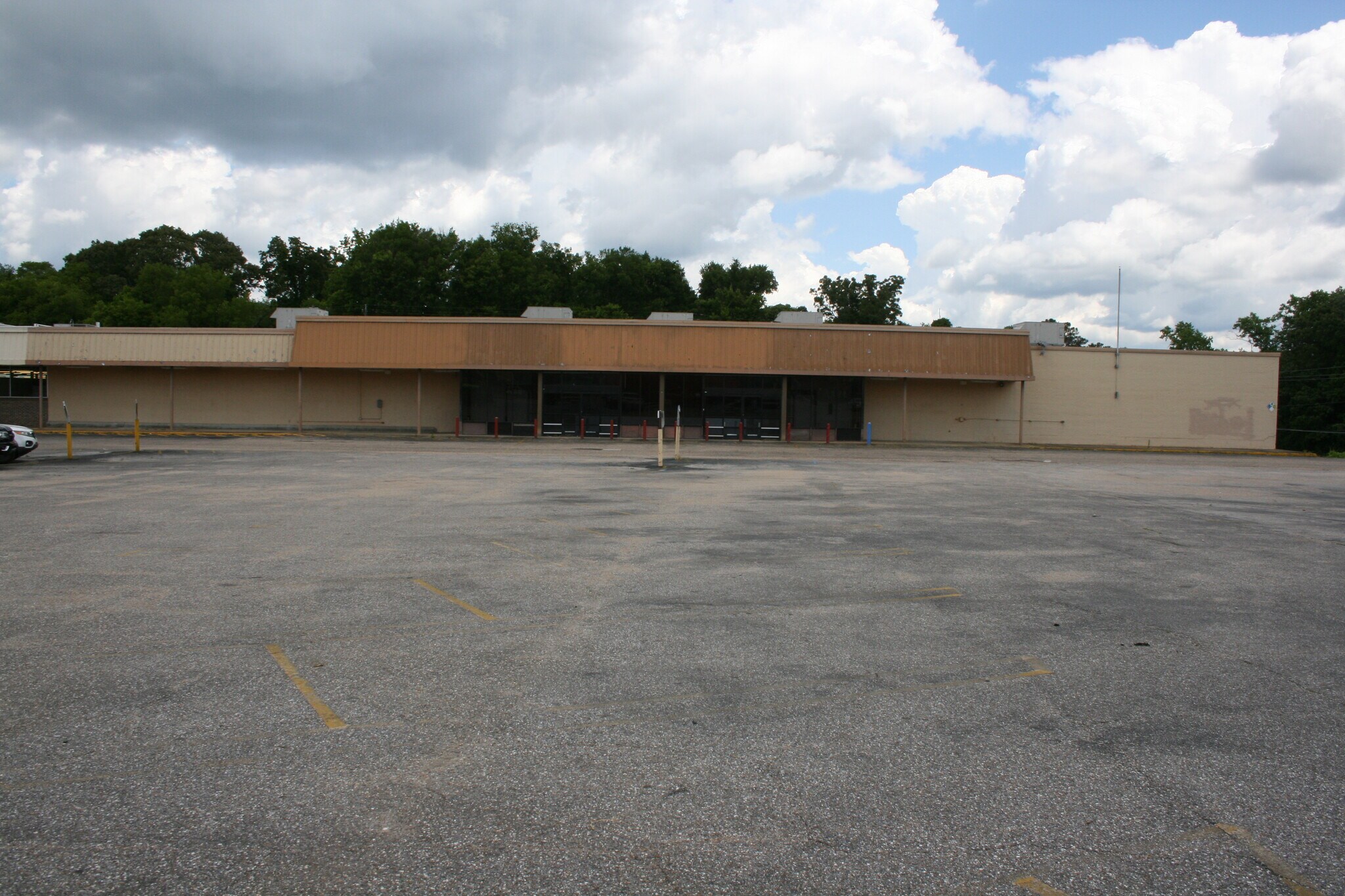 1302 Gilmer Ave, Tallassee, AL for Rent