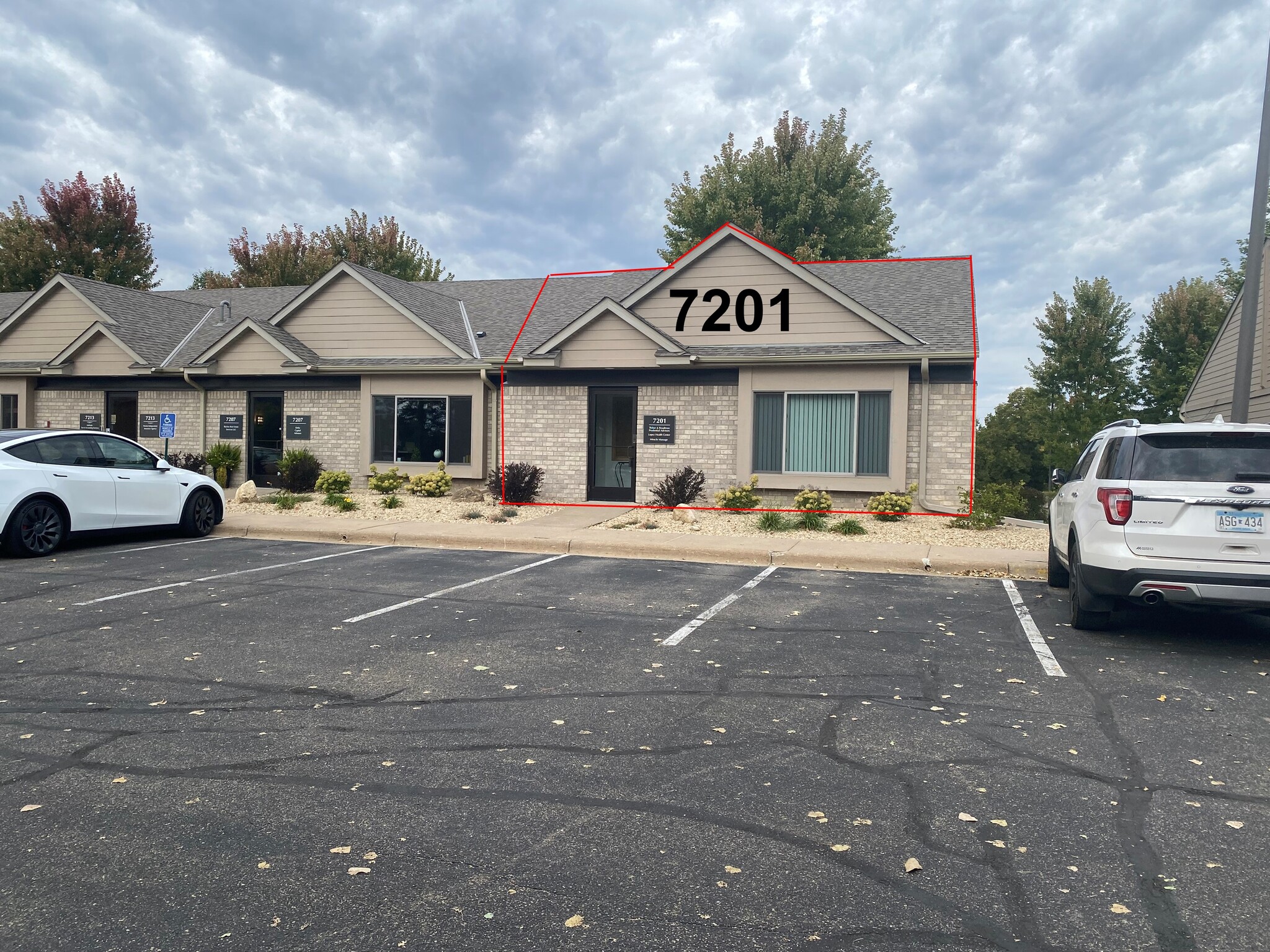 7201-7219 Forestview Ln N, Maple Grove, MN for Rent