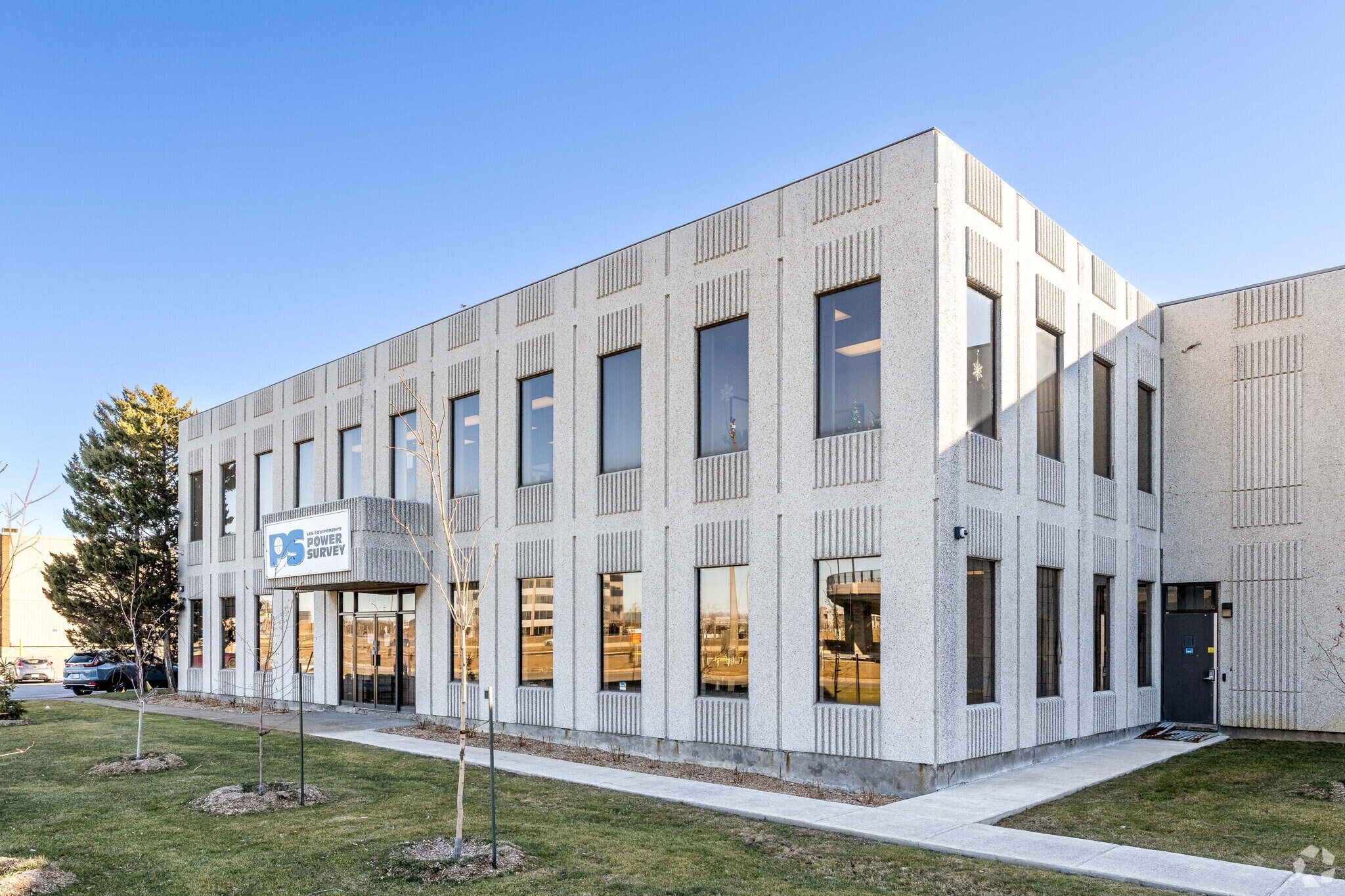 7850 Rte Transcanadienne, Montréal, QC for Rent