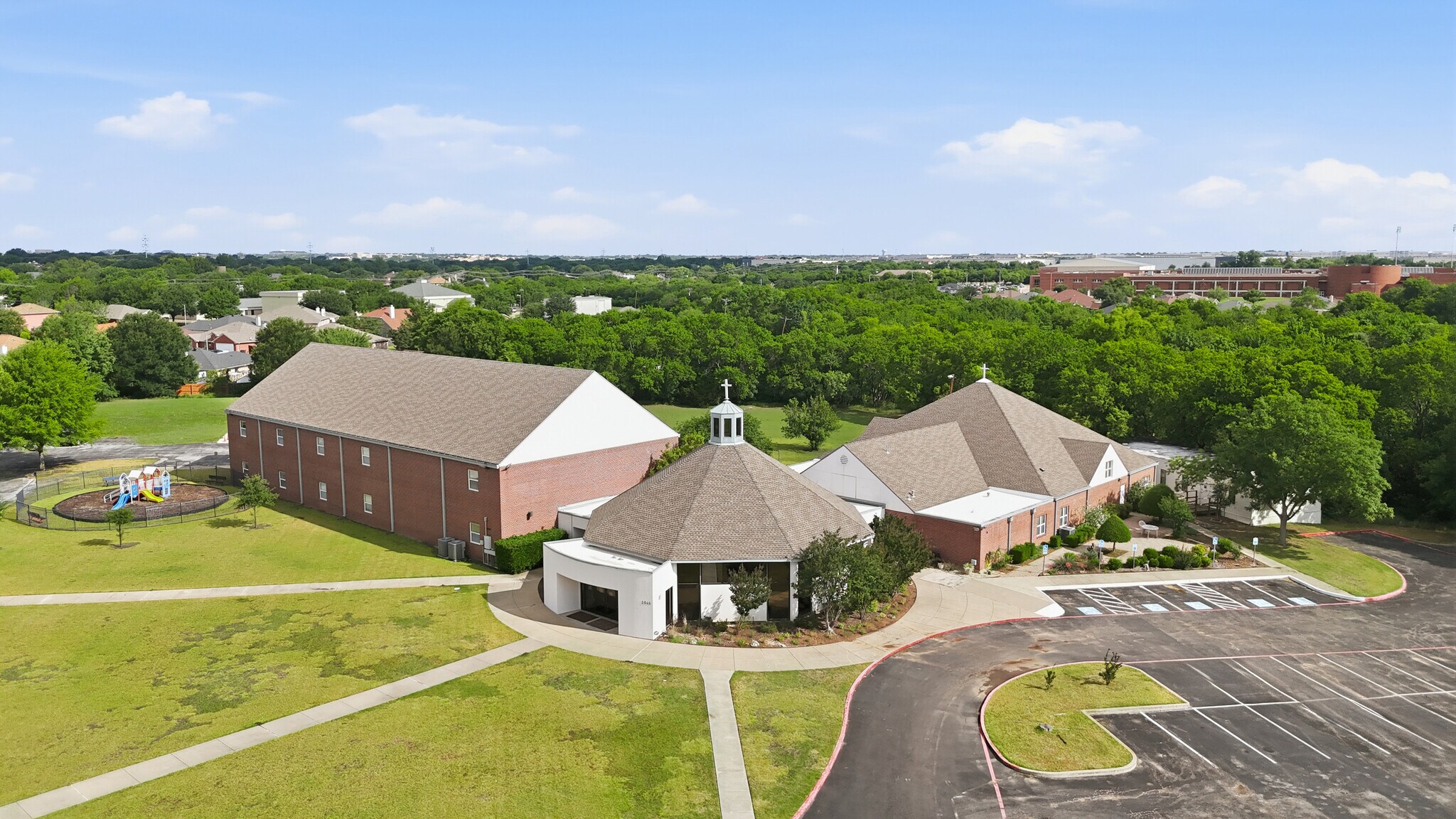 2045 SE Green Oaks Blvd, Arlington, TX for Sale