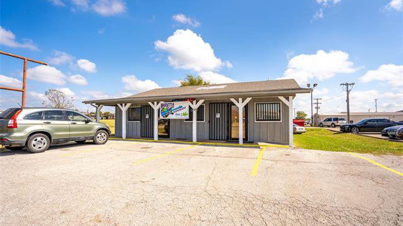 106 C E Colston, Marietta, OK for Sale