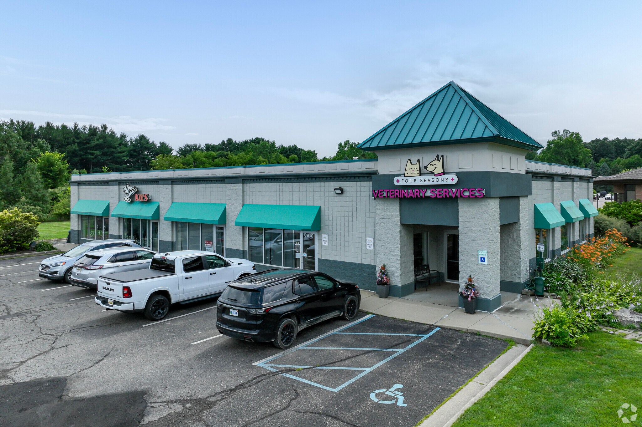 6936 Grand River Rd, Brighton, MI for Rent