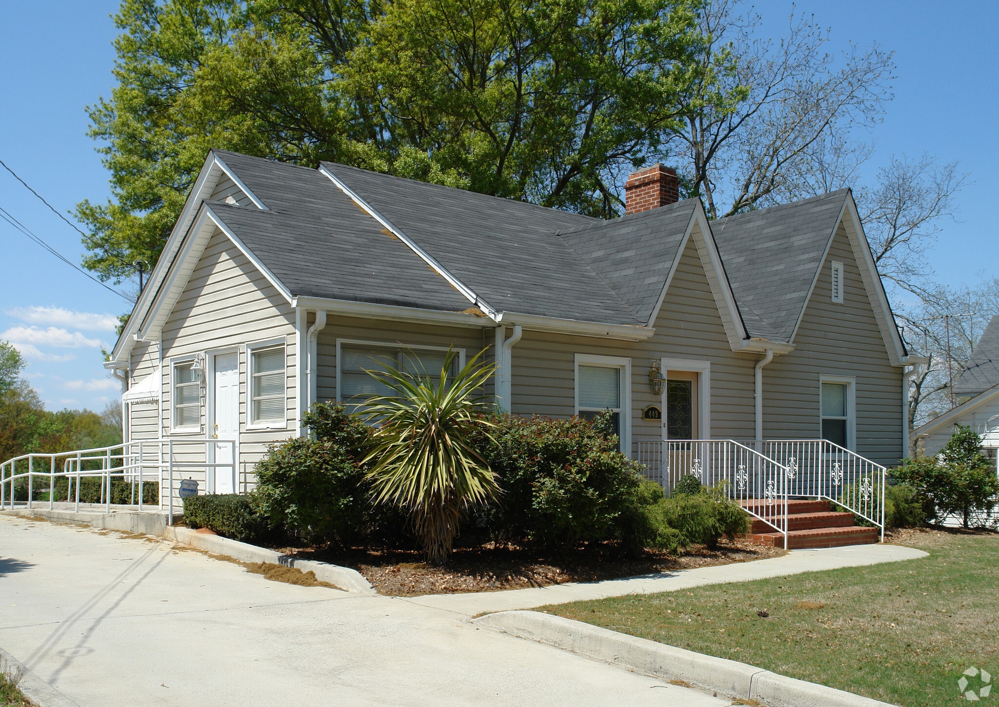 449 S Hill St, Buford, GA for Sale