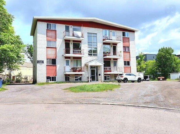 5238 Pl Des Lys, Québec, QC for Sale