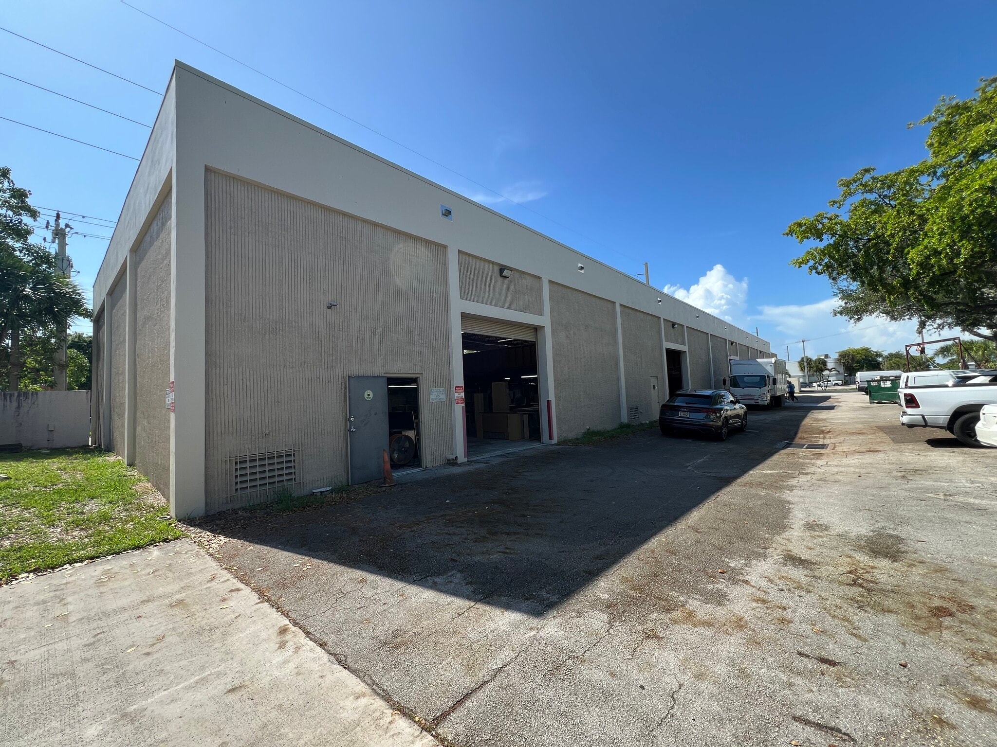 4099 N Dixie Hwy, Boca Raton, FL for Rent