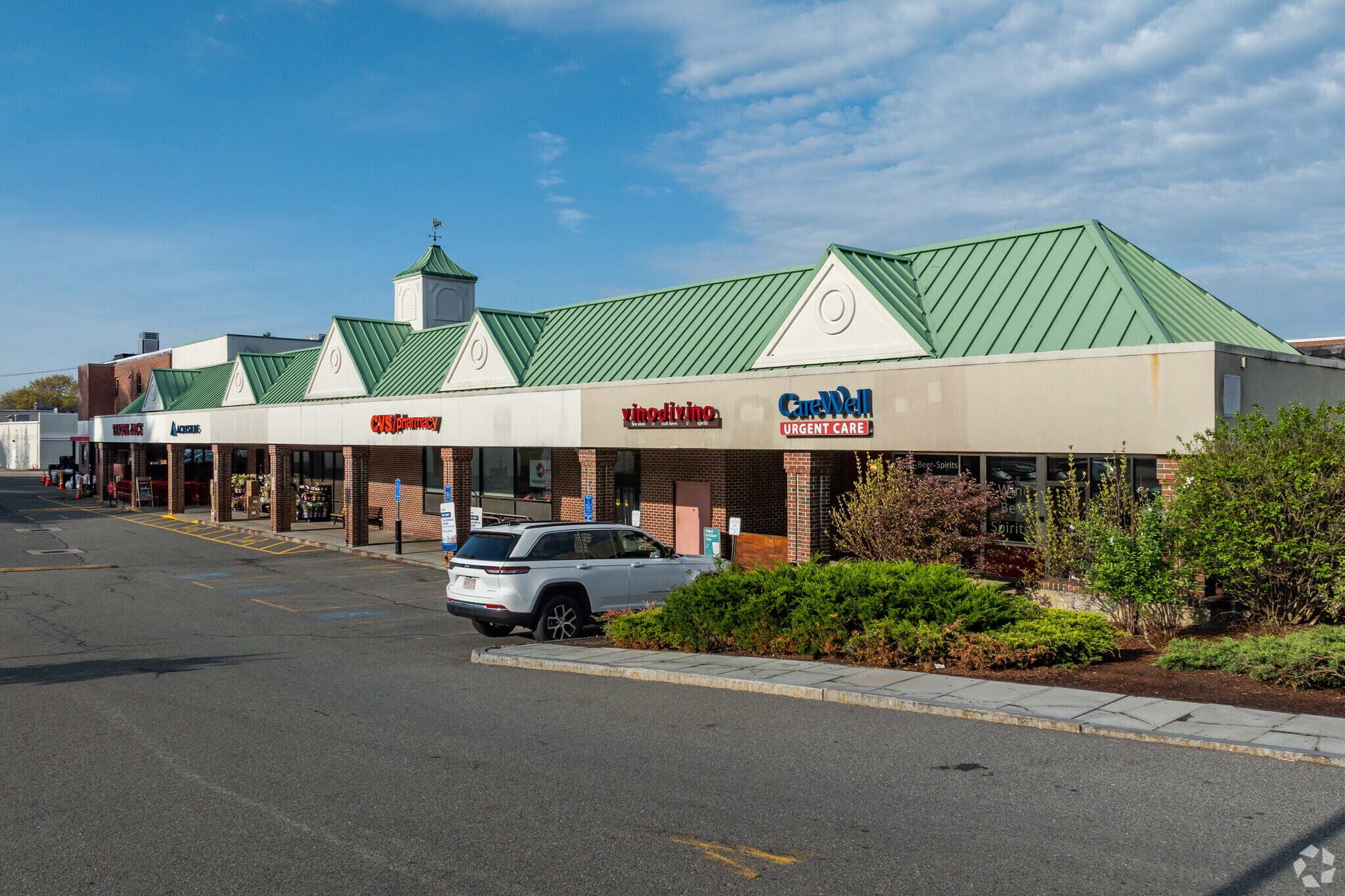 922-958 Highland Ave, Needham, MA for Rent