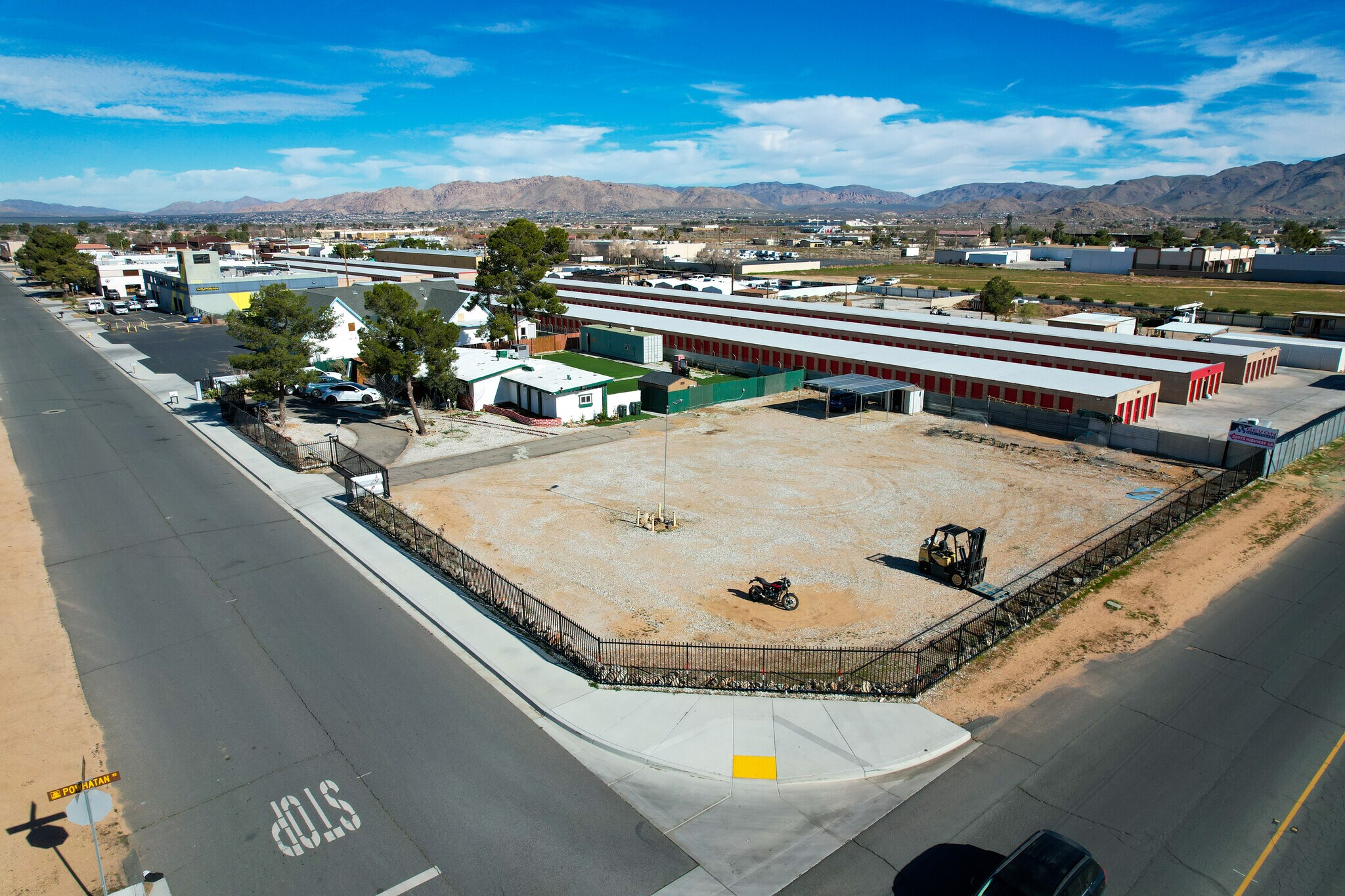 13519 John Glenn Rd, Apple Valley, CA for Rent