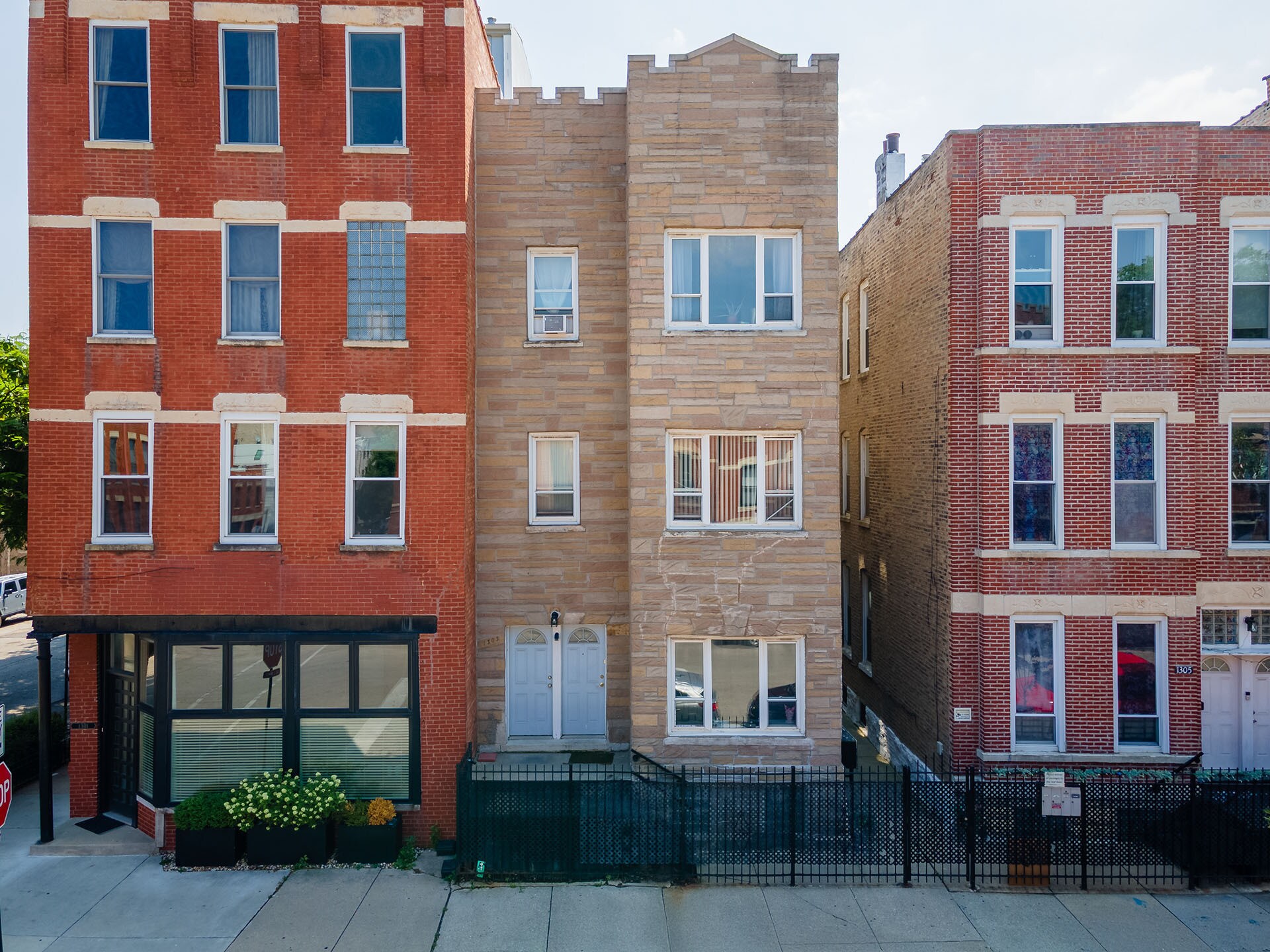 1303 W Ohio St, Chicago, IL for Sale