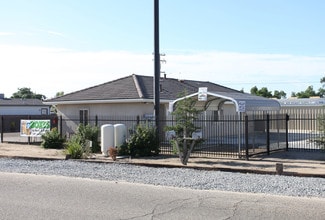 Visalia, CA Self-Storage Facilities - 15713 Avenue 296