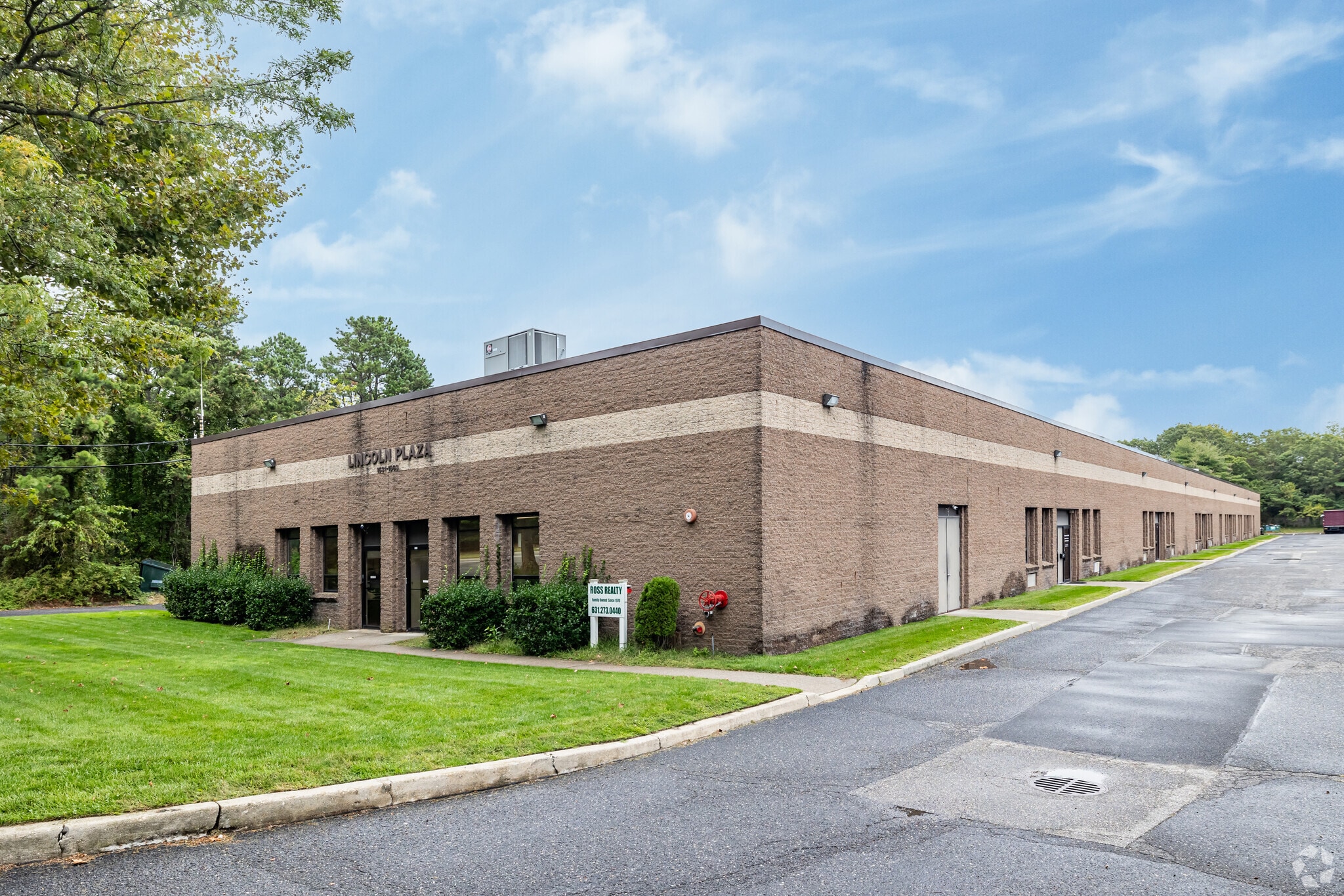 1531-1563 Lincoln Ave, Holbrook, NY for Sale