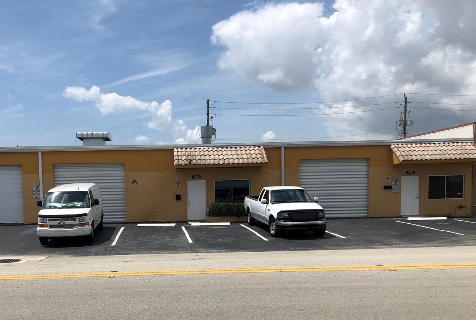 1042-1048 NE 44th St, Oakland Park, FL for Rent