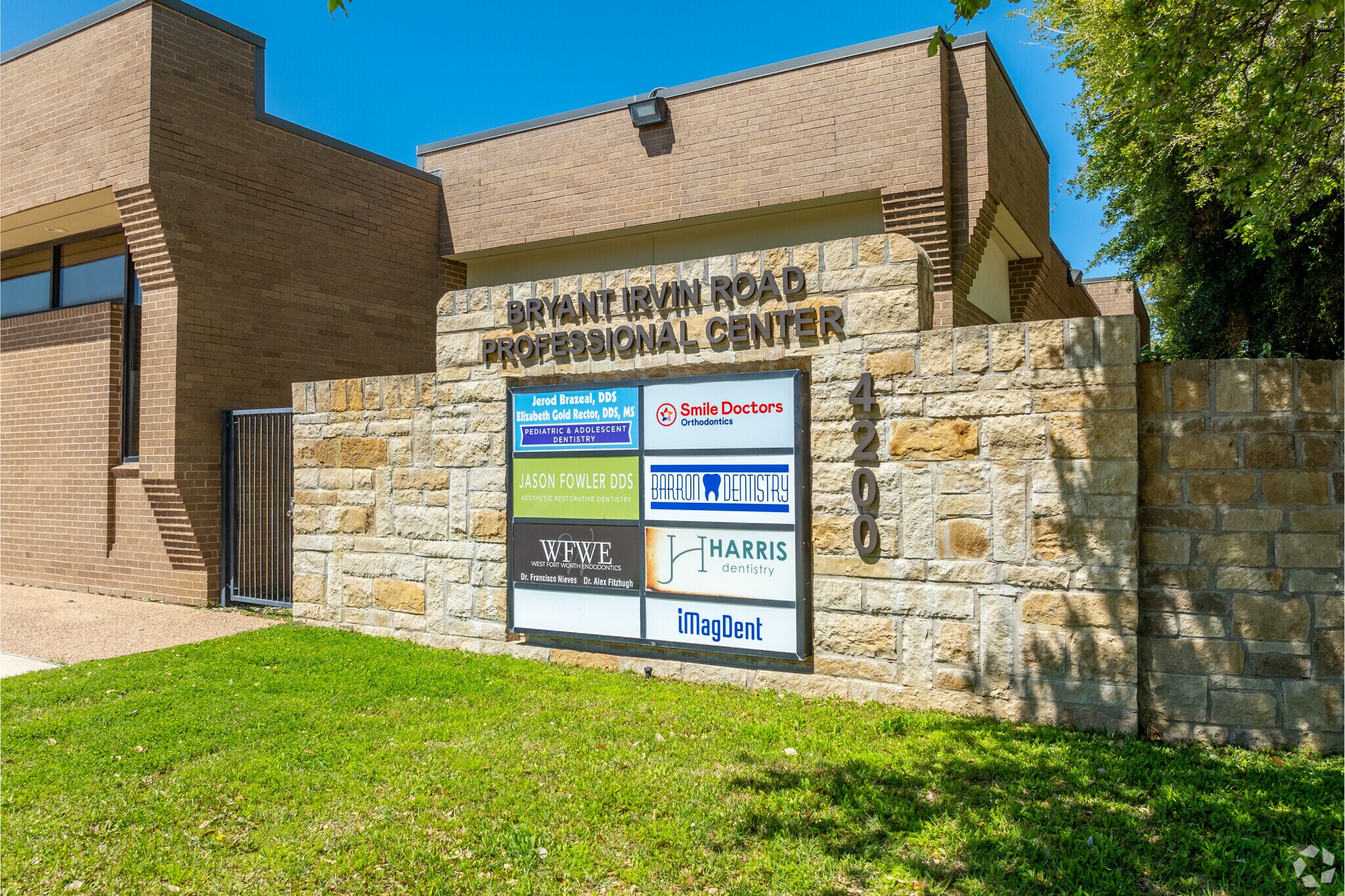 4200 Bryant Irvin Rd, Benbrook, TX for Rent