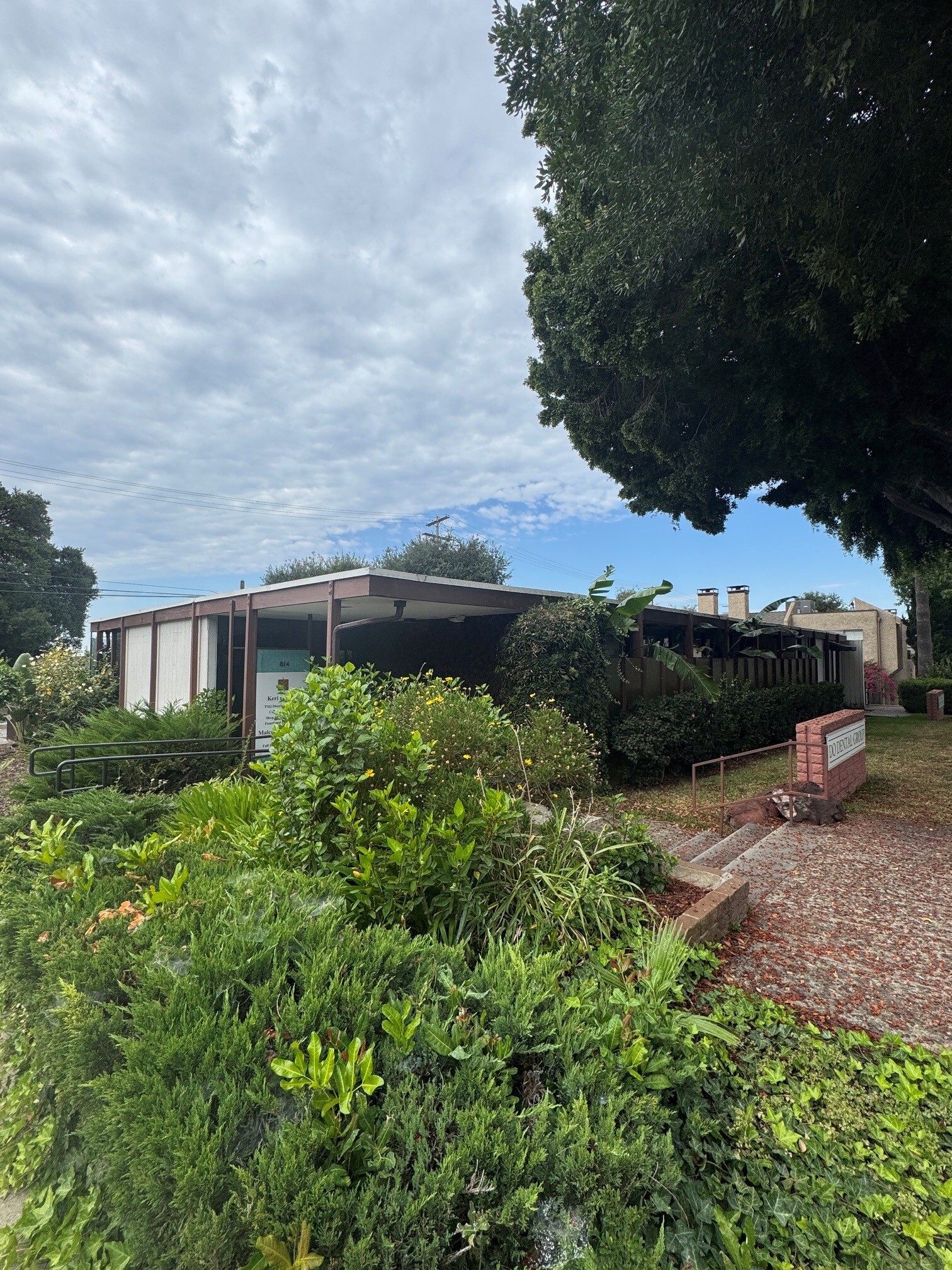 814 W Foothill Blvd, Monrovia, CA for Sale