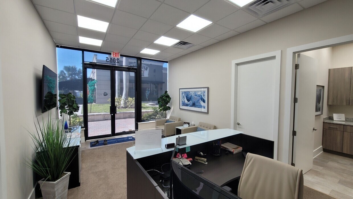 2089 Indian River Blvd, Vero Beach, FL for Rent