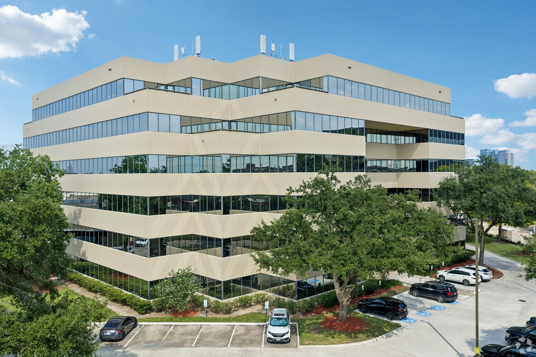 2825 Wilcrest Dr, Houston, TX for Rent