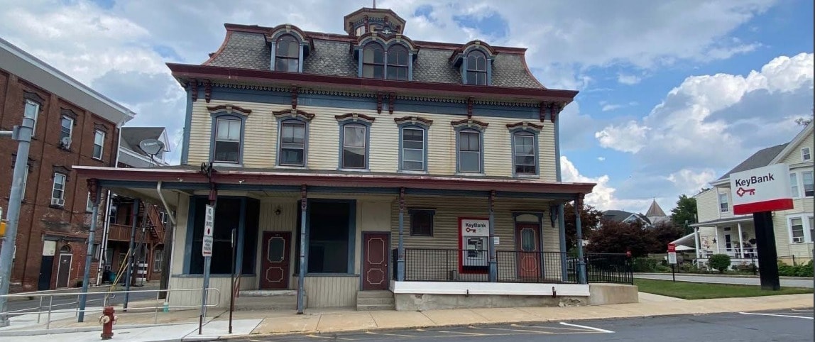 701-705 Main St, Slatington, PA for Rent