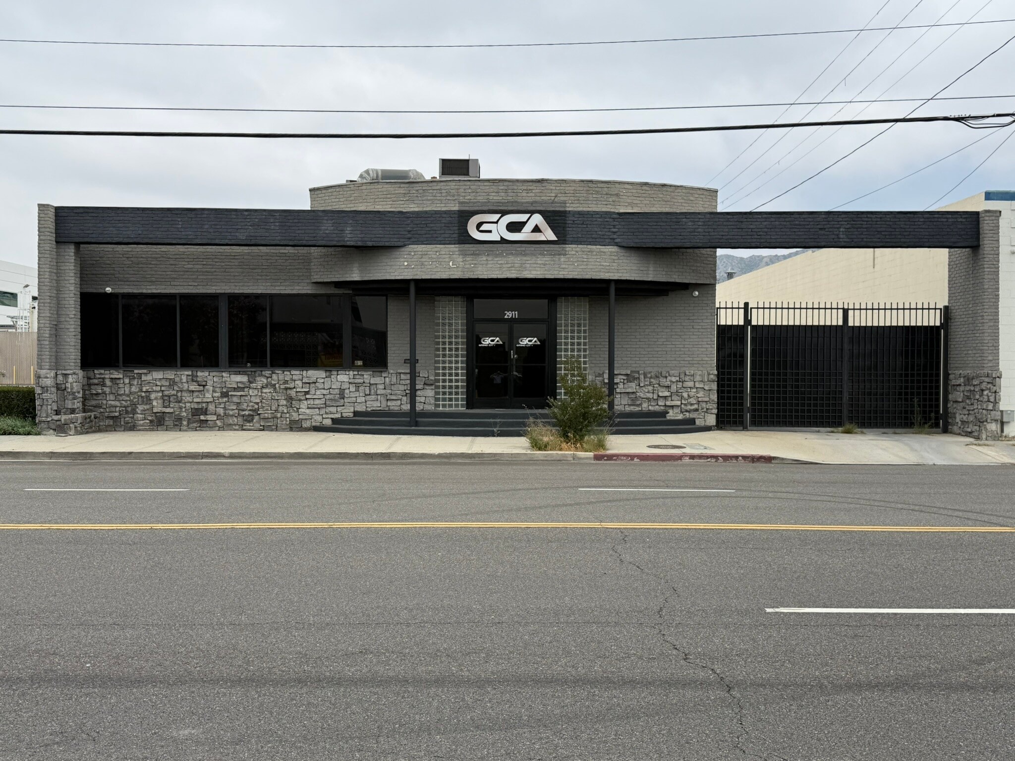 2911 Winona Ave, Burbank, CA for Rent