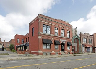 Pontiac, MI Freestanding - 18 W Pike St