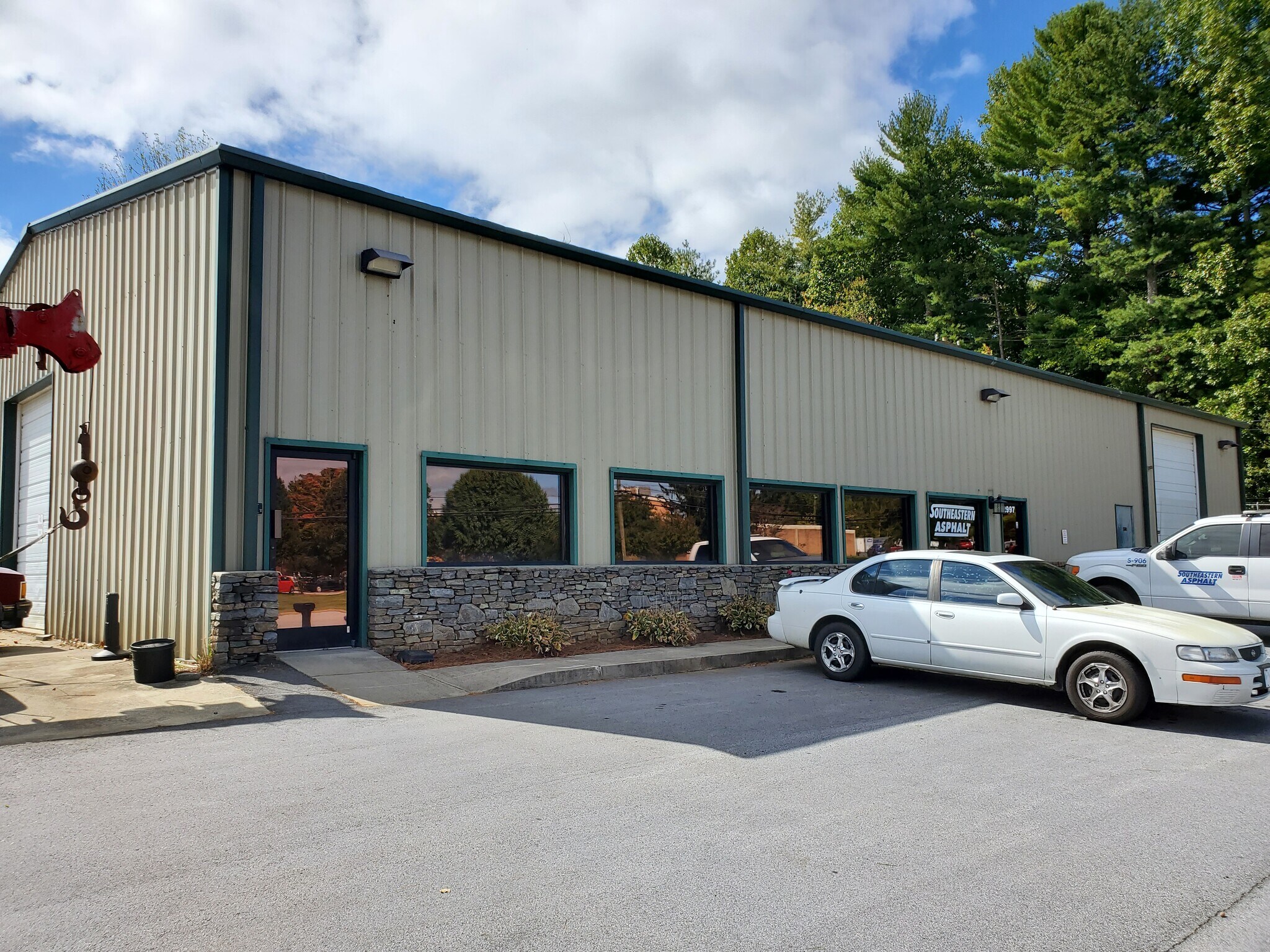 2997 Spartanburg Hwy East Flat Rock, NC 28726 Industrial Property for