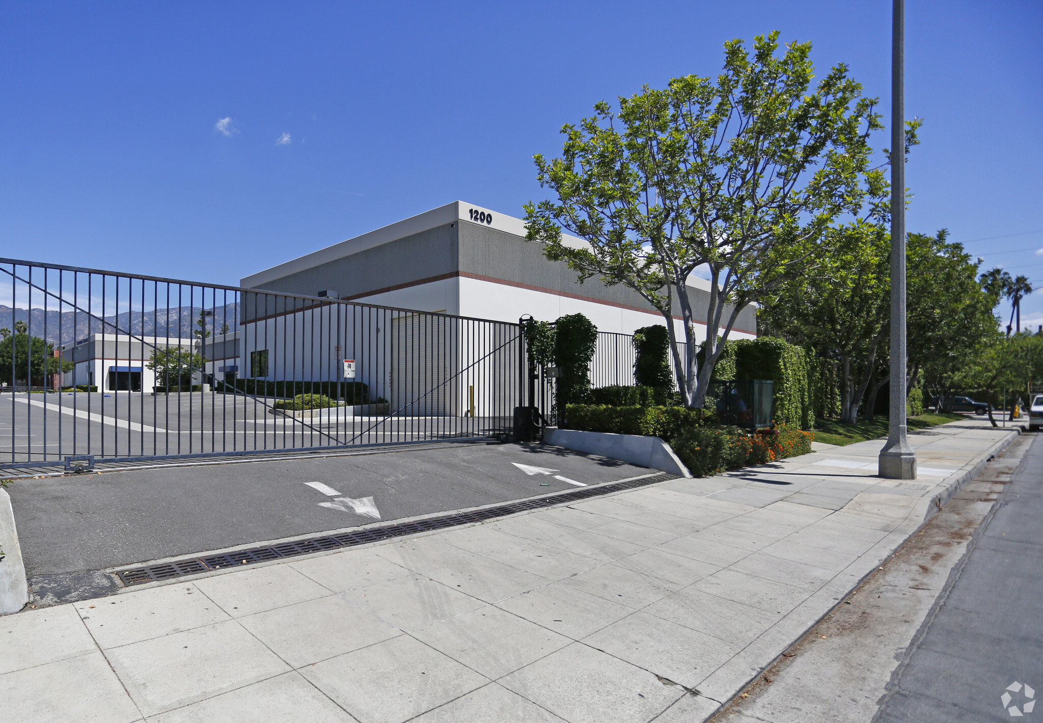 1200 N Fair Oaks Ave, Pasadena, CA for Rent