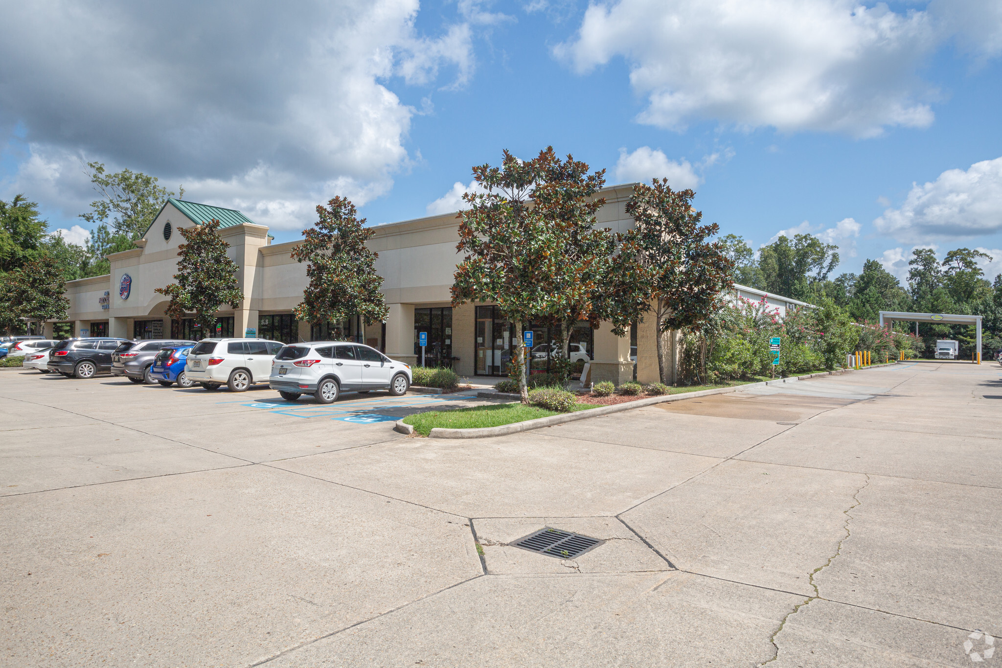 813 Florida St, Mandeville, LA for Rent