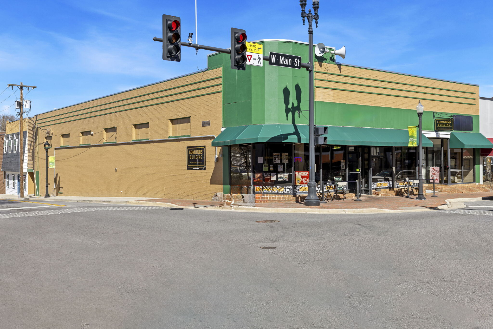 421 W Main St, Waynesboro, VA for Sale